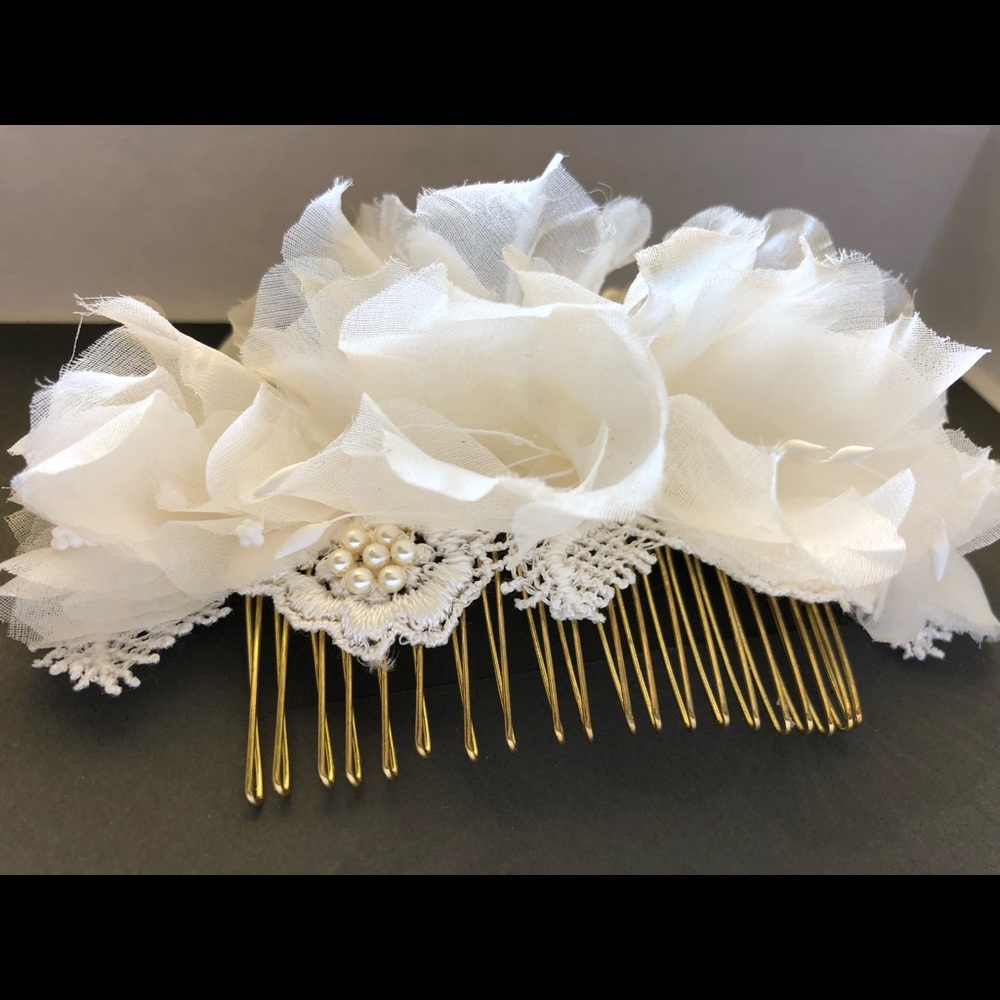 White floral hair accessory